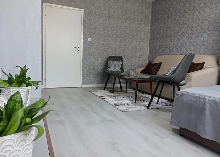Тристаен Апартамент